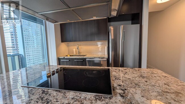 Building Photo - 8 The Esplanade