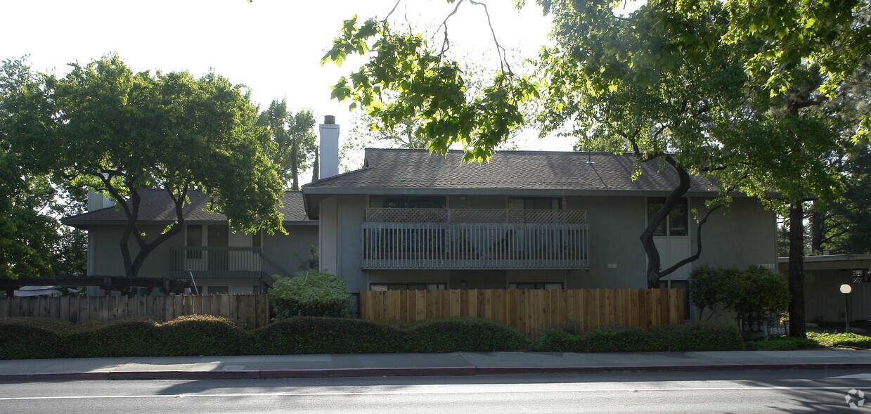 Building Photo - 1940 Camino Verde