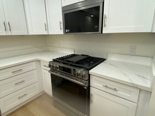 Foto del edificio - 629 N Alamo St