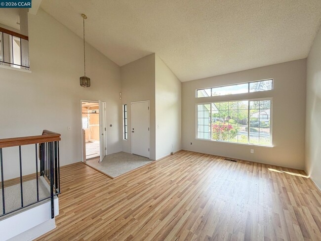 Foto del edificio - 118 Meadowlark Way