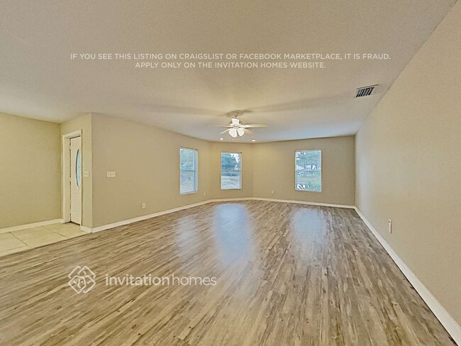 Building Photo - 2401 Granada Cir E