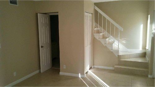 Foto del edificio - 5810 NW 21st St