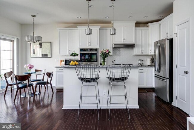 Foto del edificio - 43110 India Wharf Sq