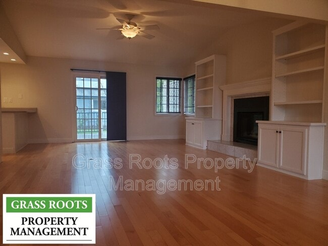 Foto del edificio - 18250 Lake Forest Dr