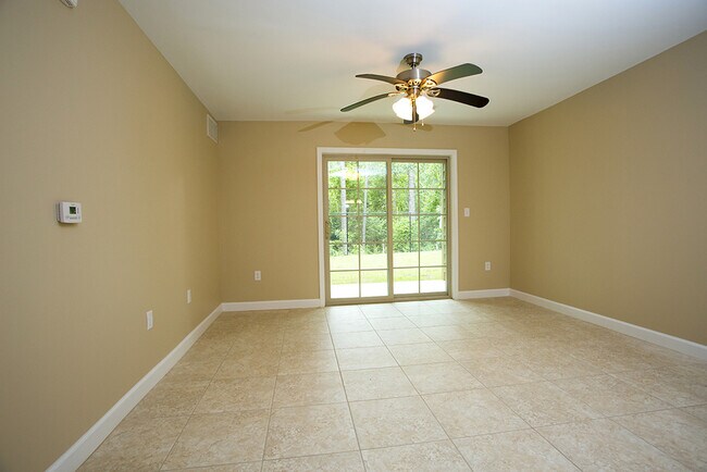 Foto del edificio - Beautiful One Bedroom Apartment in Fort Walton Beach!