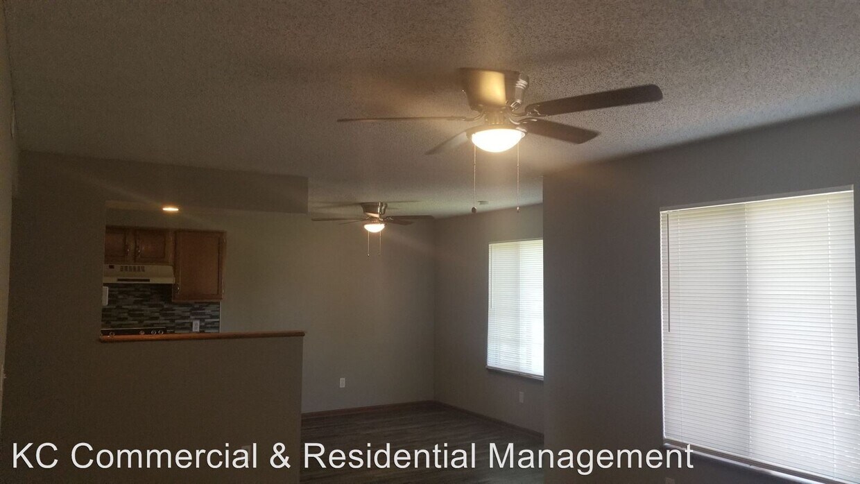 Foto principal - 208 W Main St