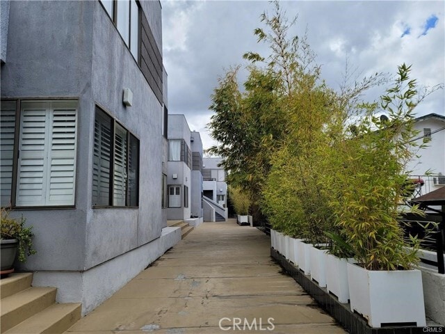 Building Photo - 360 S Los Robles Ave