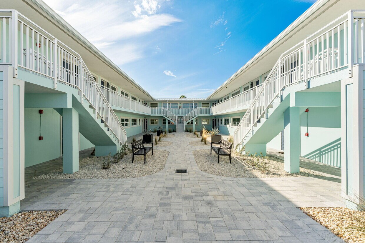 120 Central Rd Unit 209, Satellite Beach, FL 32937 Room for Rent in