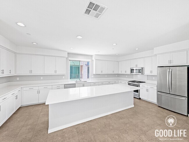 Building Photo - Stunning 3B/3.5BA Townhouse in Carlsbad w/ Attached Garage, AC, & Community Pool!