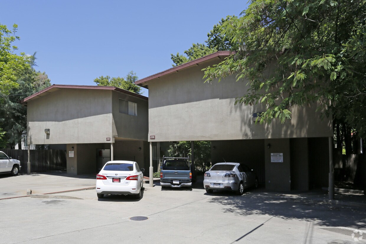 Building Photo - McKinnon Apartments