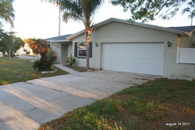 Building Photo - Charming 3 bedroom 2 bath in North Clearwa...