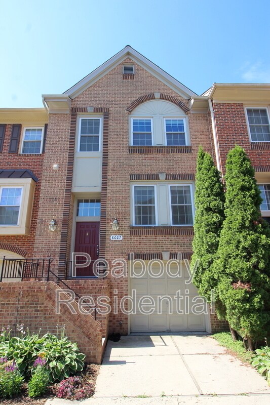 Foto principal - 8027 Merry Oaks Ct