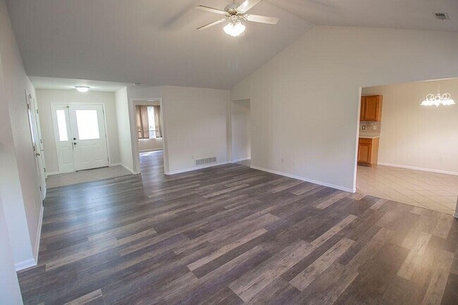 Foto del edificio - 1603 E Smiley Ln