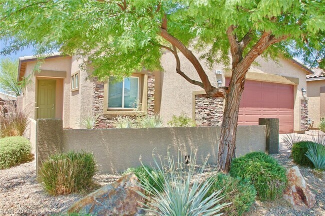 Building Photo - 2124 Del Aqua Ave