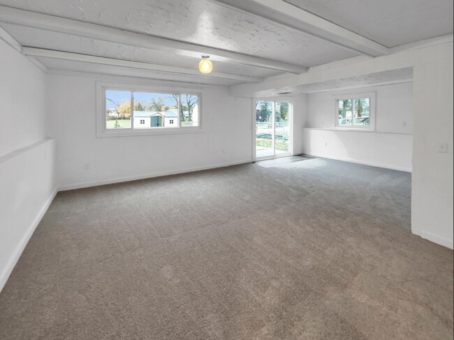 Foto del edificio - 8232 Sumter Ave N