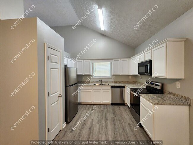 Foto del edificio - 924 Elm Dr