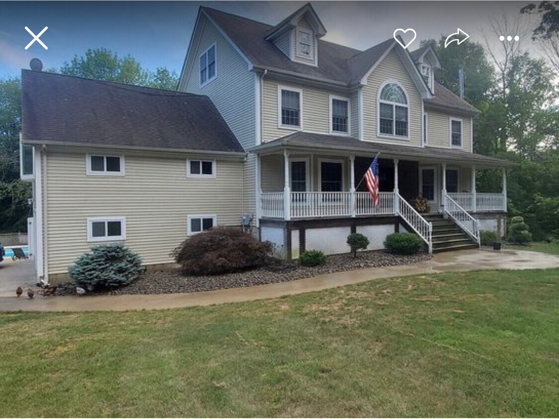 Foto principal - 161 Pine Hill Rd