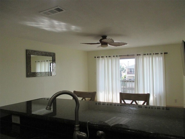Building Photo - 15426 Fortuna Bay Dr