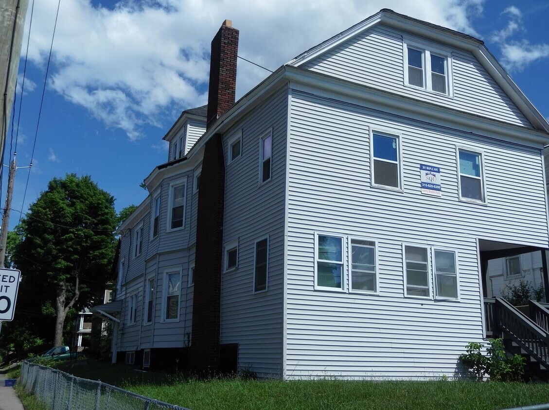 Foto principal - 301 Maple St