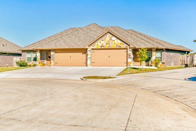 Building Photo - 4915 Opal Ct