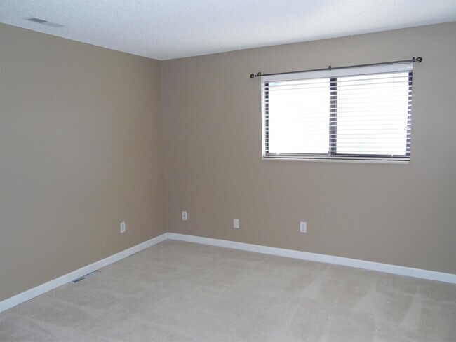 Building Photo - 5944 S Jamaica Way