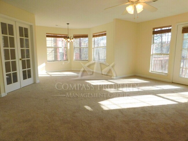 Building Photo - 613 Cypress Pointe St