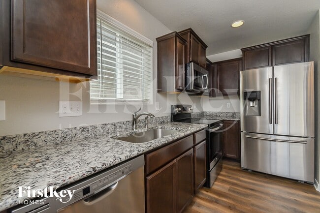 Foto del edificio - 7757 Benecia Dr