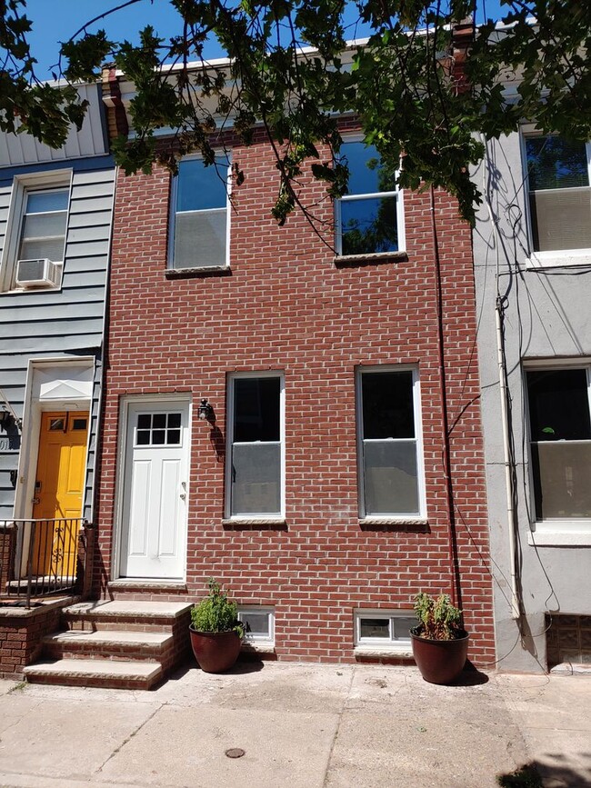 Gorgeous Point Breeze 2 bedroom house- - Gorgeous Point Breeze 2 bedroom house-