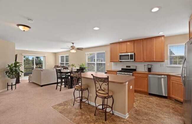 Foto del edificio - 1247 Waverly Dr