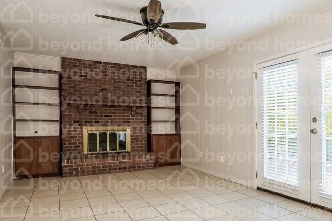 Building Photo - Updated 4 Bed Home in Reservoir with Moder...