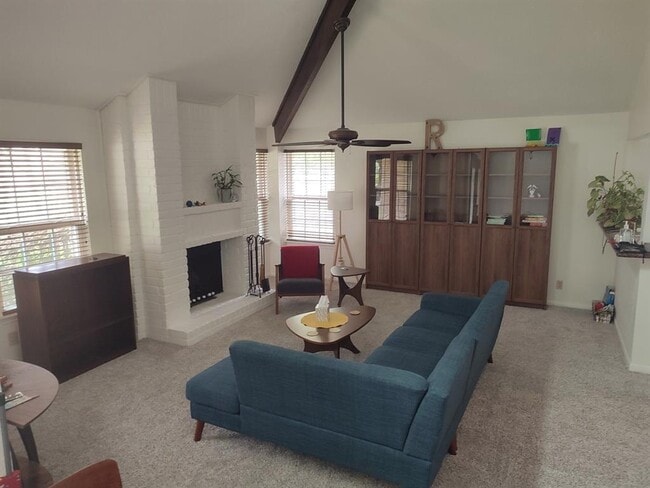 Foto del edificio - 2223 Greencove Ln