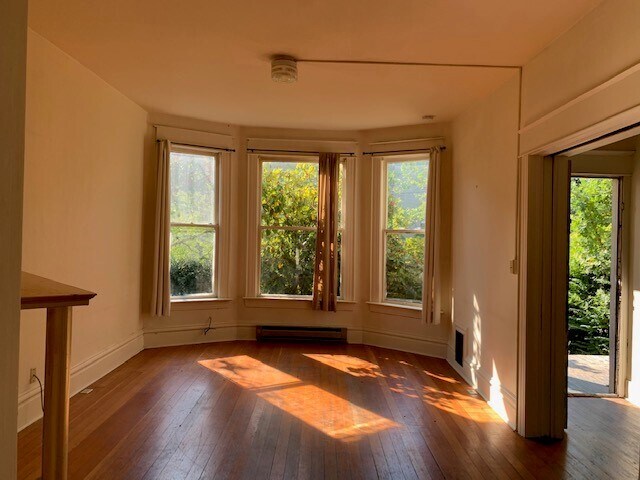 Foto principal - 208 10th Ave