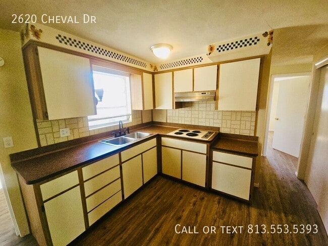 Building Photo - 2620 Cheval Dr