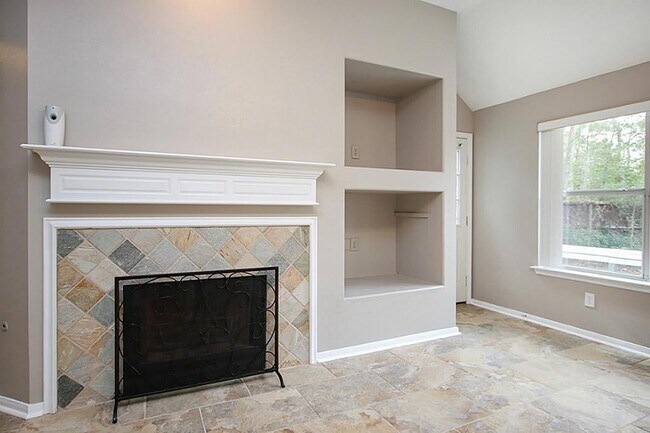 Building Photo - 155 Avonlea Ct