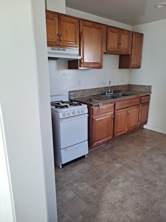 Foto del edificio - TORRANCE 1 BDRM APT FOR LEASE!