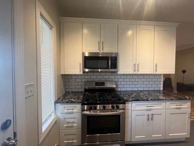 Building Photo - 350 Melwood Ave