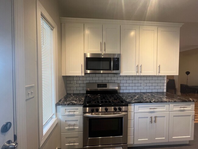 Foto del edificio - 350 Melwood Ave