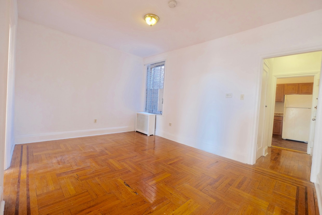 Foto principal - 5021 Avenue D