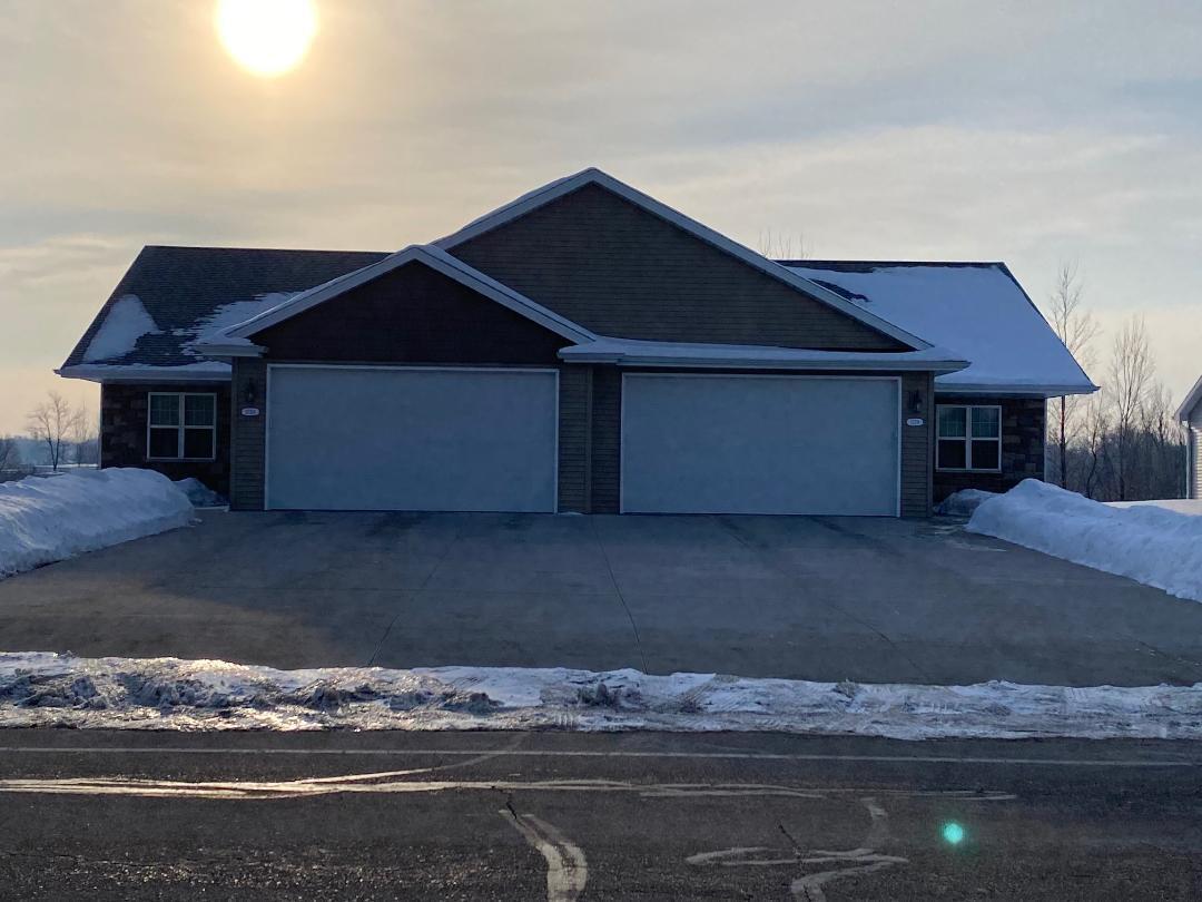 N1730 Lily Of The Valley Dr, Greenville, WI 54942 House Rental in