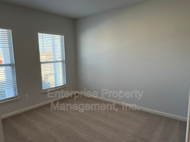 Foto del edificio - 55 Burr Oak Cv