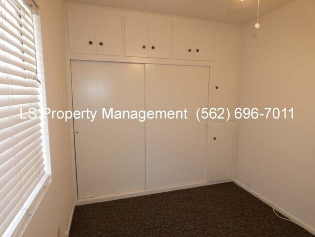 Foto del edificio - Elizabeth Ave. 9337