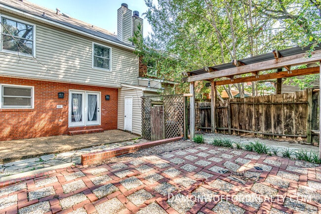 Building Photo - 1435 Roxbury Ct