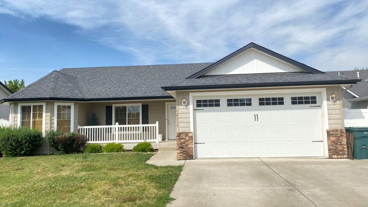 Primary Photo - Charming Home in Beautiful Hayden, Idaho