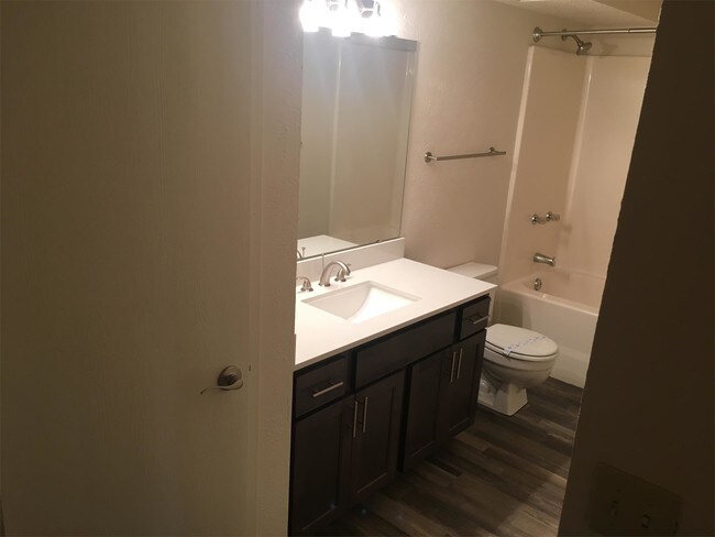 Building Photo - 3455 Oak Alley Ct