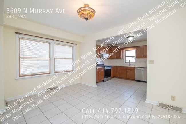 Building Photo - Welcome to this Gorgeous Shorewood Single ...