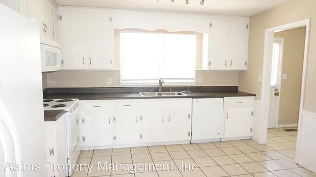 Building Photo - 3 br, 2 bath House - 405 Dunmore Rd.