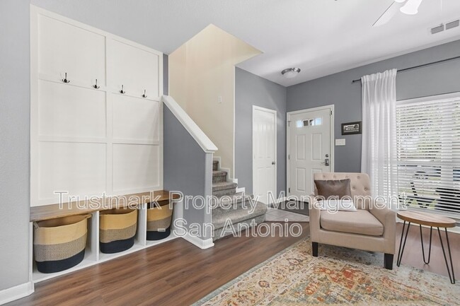 Foto del edificio - 545 Stonebrook Dr
