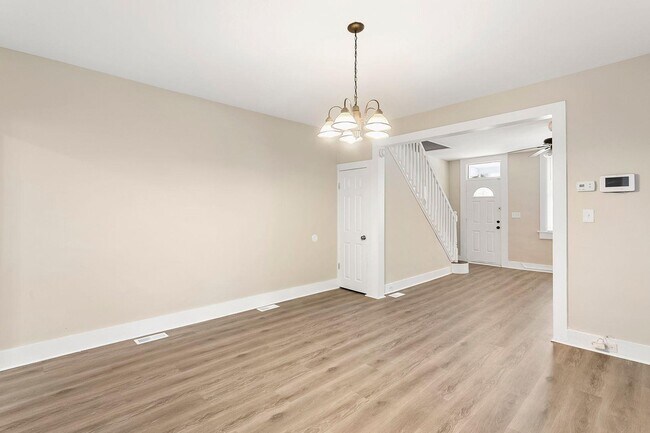 Foto del edificio - 2843 Pelham Ave