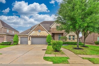 Building Photo - 25514 Kearsley Dr