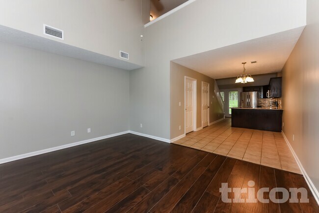 Building Photo - 102 Villa Cir